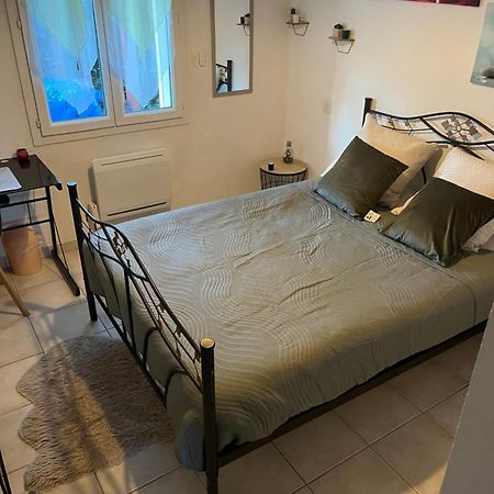 Chambre Zen Saint-Medard-de-Guizieres Bagian luar foto
