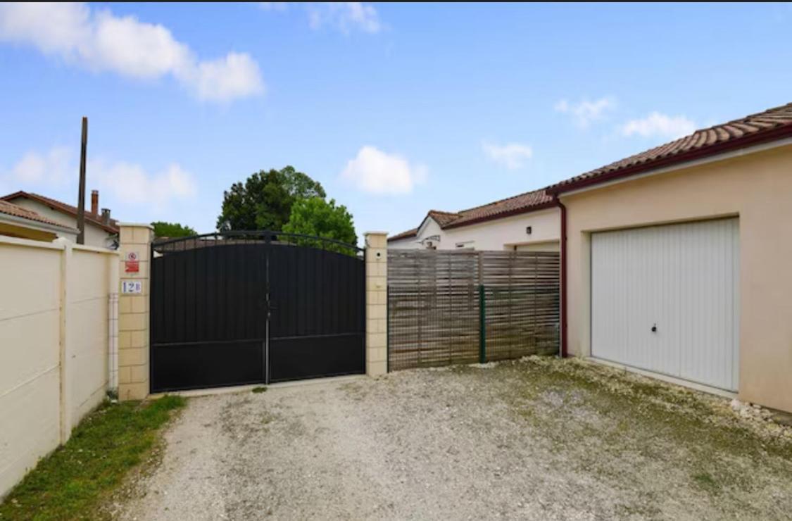 Chambre Zen Saint-Medard-de-Guizieres Bagian luar foto