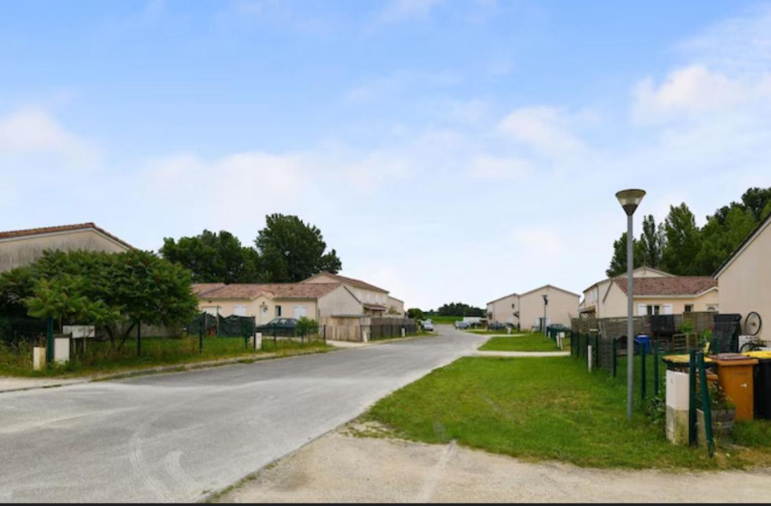 Chambre Zen Saint-Medard-de-Guizieres Bagian luar foto